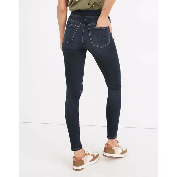 Madewell Petite Pull-On Skinny Jeans in Wisteria Wash - Picture 2 of 8